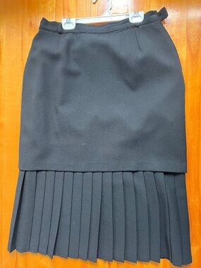Classic Vintage Black Pleated Midi Skirt - Women